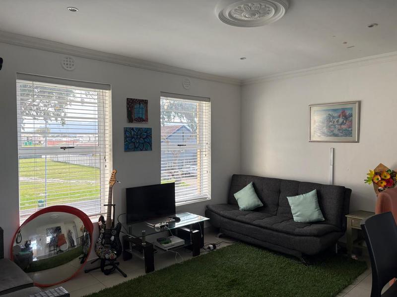 2 Bedroom Property for Sale in Ottery Western Cape
